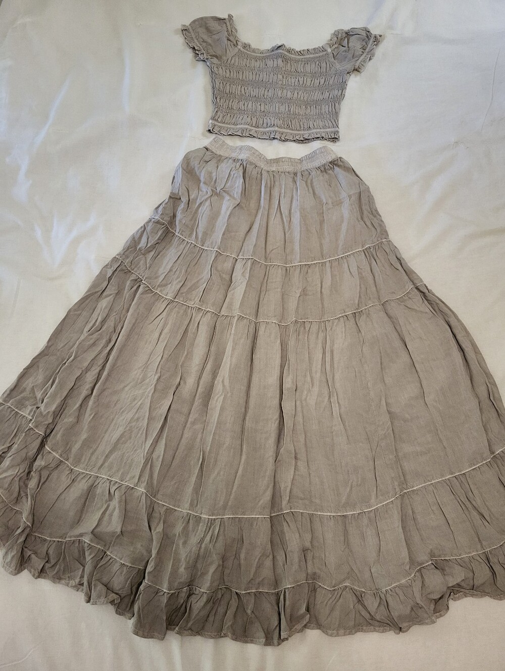American Eagle Set - Tiered Maxi Skirt and Cropped Smocked Top XS